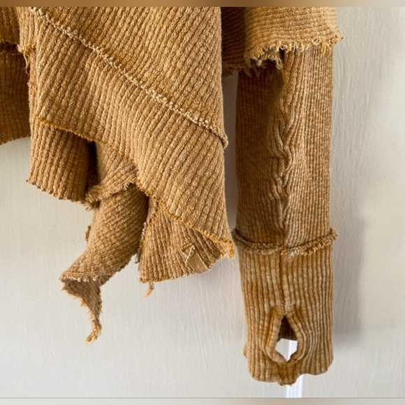 FREE PEOPLE Raglan Top - Picture 9 of 9